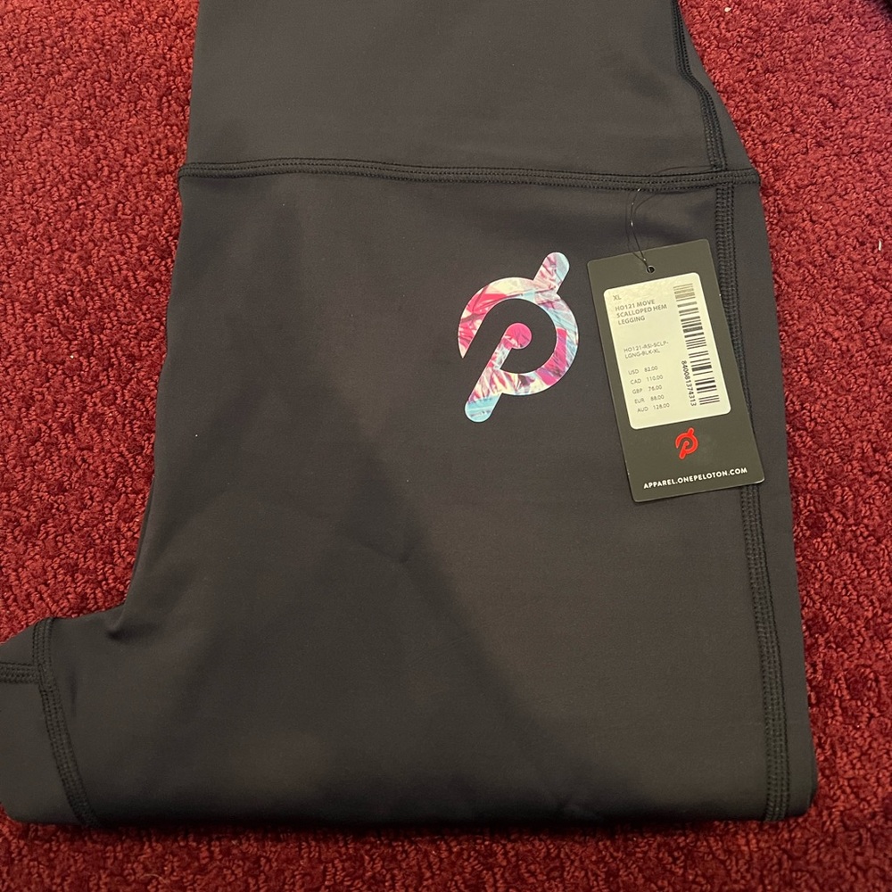 Peloton XL NWT Black leggings floral cut hem NWT Retail 90 host pick - Picture 9 of 17